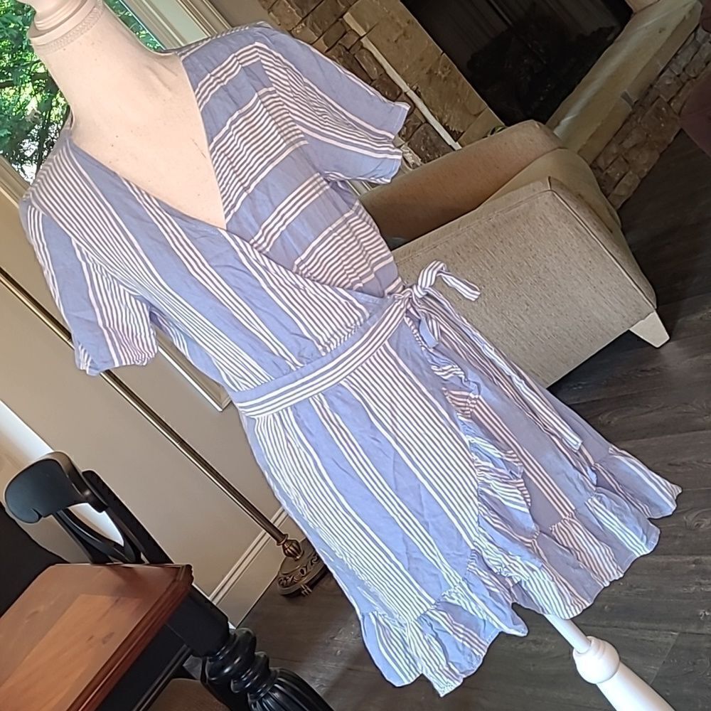 Emtro sz L wrap dress